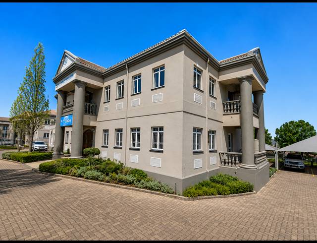 573M² OFFICE FOR SALE IN BRYANSTON